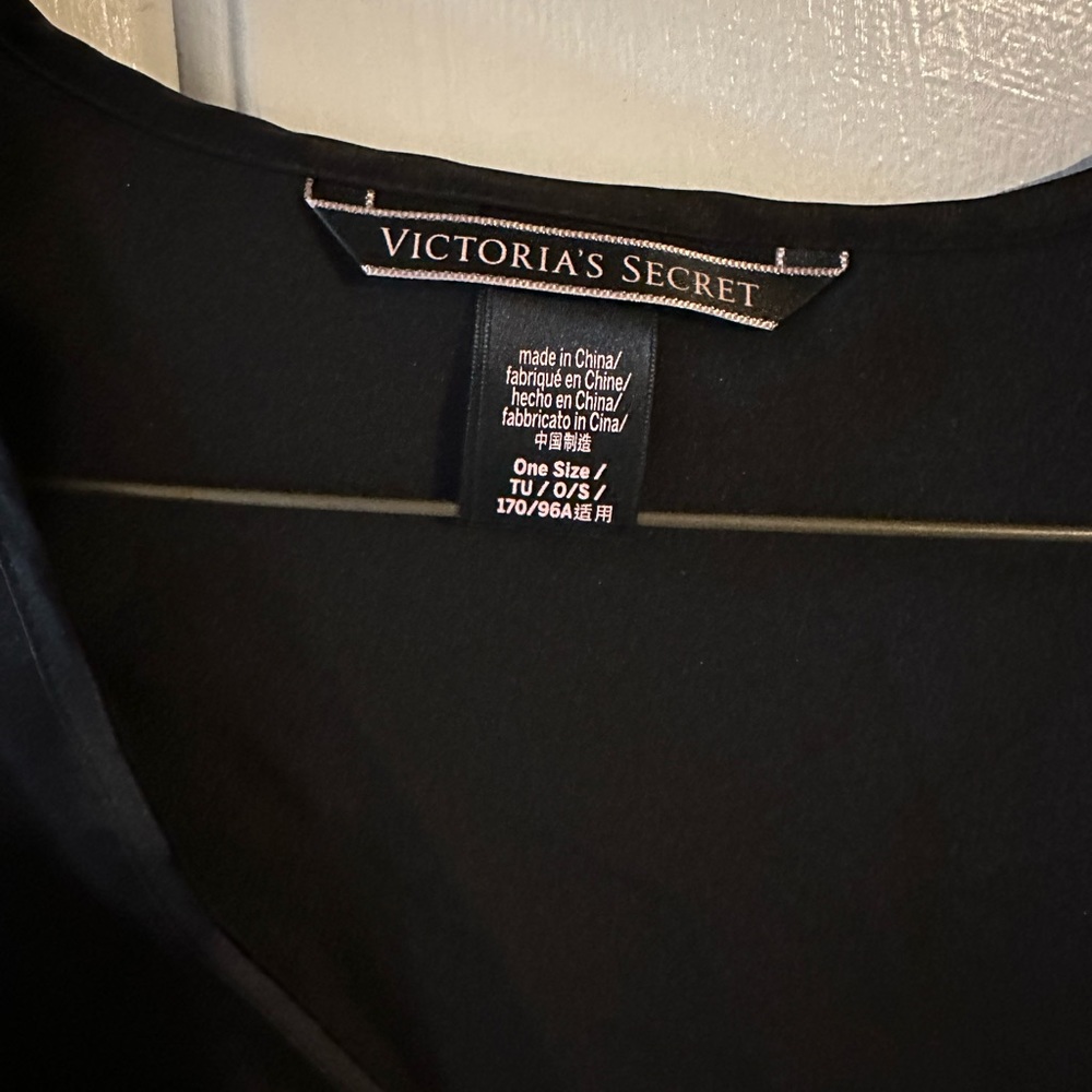 Victoria’s Secret Robe - Picture 4 of 4